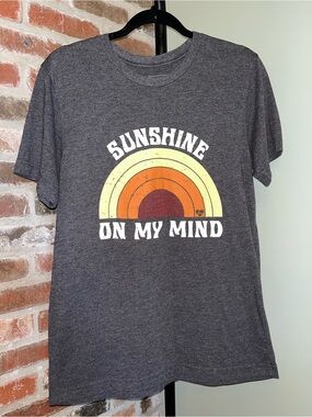 LULU MAC-SUNSHINE ON MY MIND TEE | size Medium
